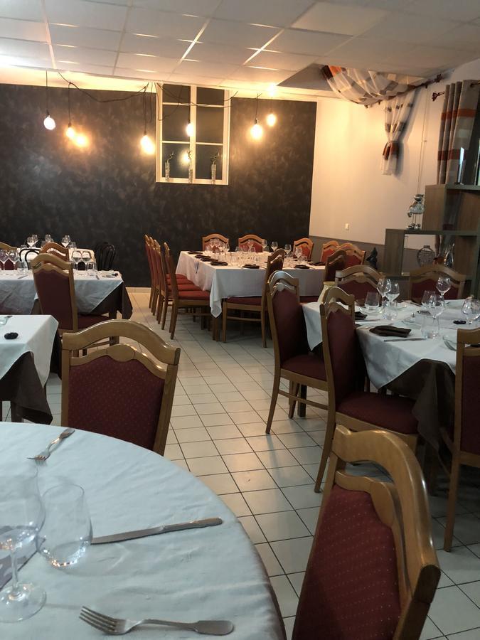 Auberge Du Cheval Blanc Beaumont-Pied-de-Boeuf  Ngoại thất bức ảnh